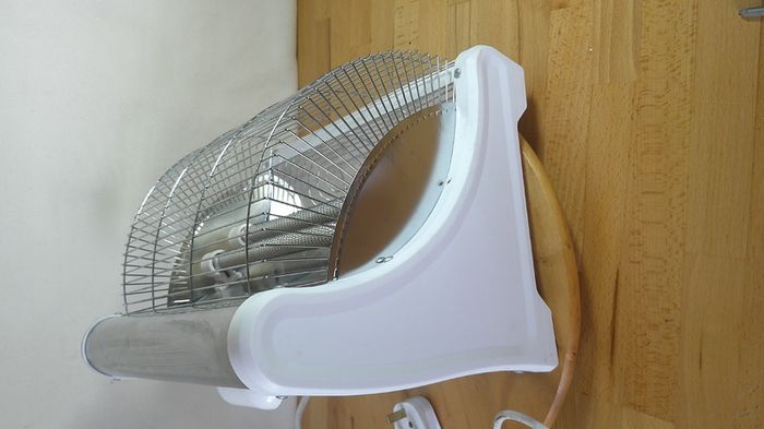 Brand New Warmlite WL42008N Radiant 2 Bar Electric Heater (1200W) - Unused Boxed