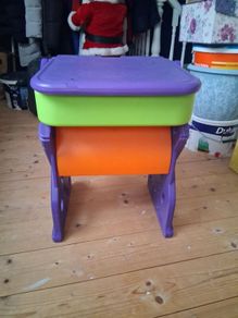 Free child's small desk table