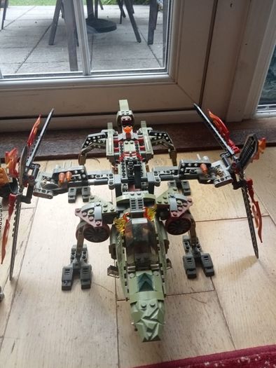 Lego Legends of Chima King Crominus rescue.