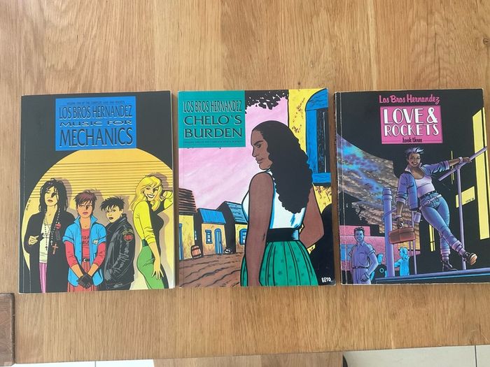 Love and rockets graphic novels part of the complete collection books 1 2 3 Hernandez brothers 10 eur each all 3 for 20.