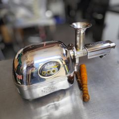 Masticating Cold press slow Juicer Angel 5500