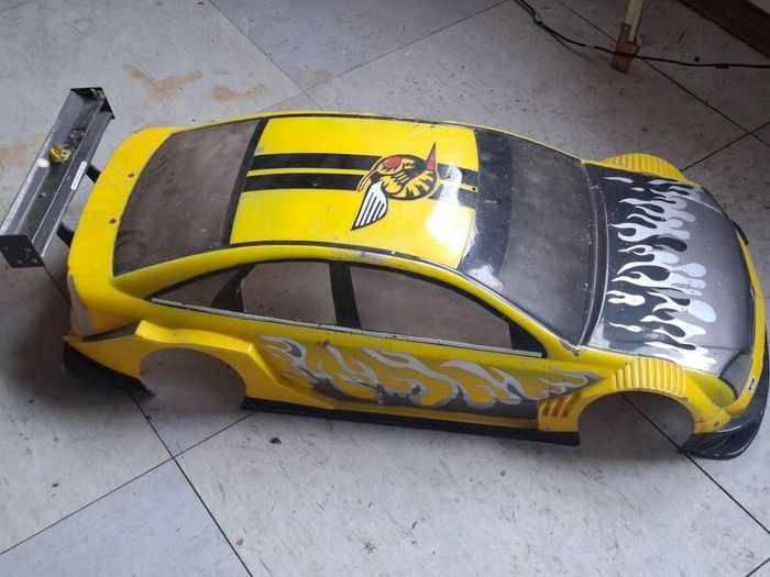 4.....1..5th scale RC BODY shells.