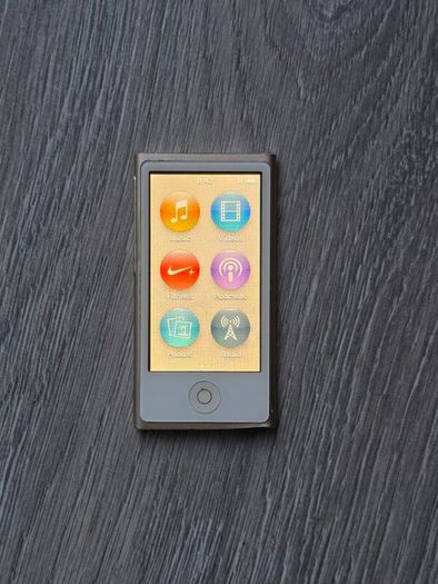 iPod Nano 7th Gen (Free Post)