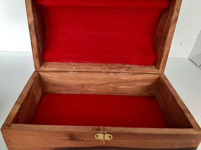 hand carved vintage wooden jewellery box/storage box
