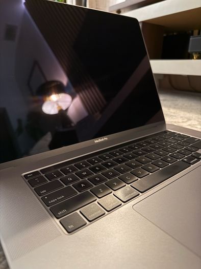 MacBook Pro 16" i9 8-Core 64GB Ram 512GB SSD