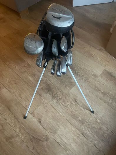 Set of golf clubs