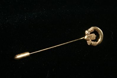 Vintage Irish Claddagh Gold Plated Stick Pin - Celtic Lapel Brooch