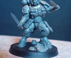 Warhammer 40K Lieutenant with combi weapon kitbash