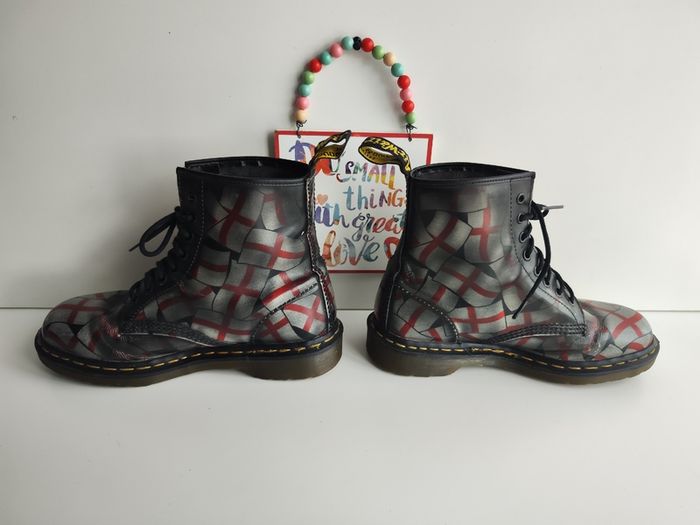 Dr Martens Union Jack 1460 8 eye black red leather boots England uk7