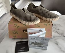 Ladies Tulip Flats Shoes - Army Green from Ilse Jacobsen Size UK 39 / EU 6