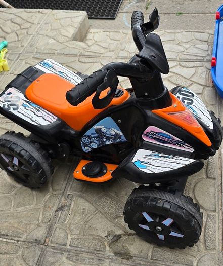 Roadsterz electric ride on quad