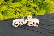 Duo cow ornaments figurines possible to post
