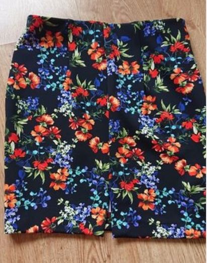 Black Papaya Skirt   Size 10