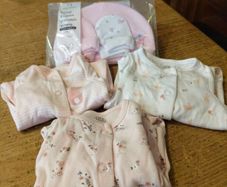 Fred & flo tiny baby, babygrows up to 5lbs new never worn.  Primark hats and mittens set new in package.