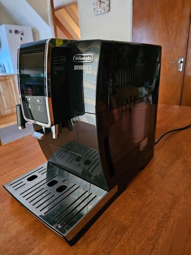 De'Longhi Dinamica Plus fully-automatic bean-to-cup coffee machine