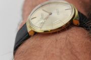 Vintage ACCURIST Swiss men's Watch