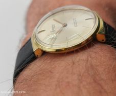 Vintage ACCURIST Swiss men's Watch