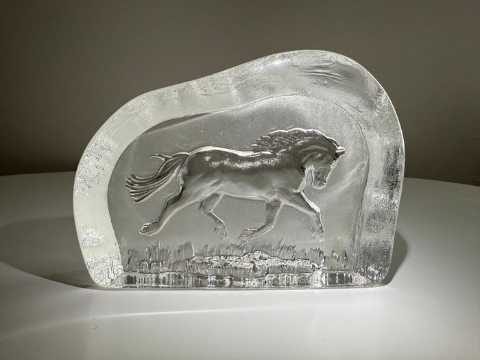 Vintage Edinburgh Crystal Horse Sculpture
