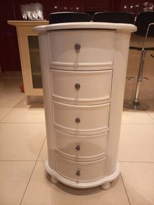 neat chest