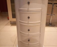 neat chest