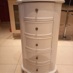 neat chest
