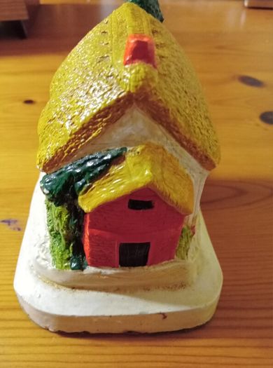 Vintage Souvenir  Thatch  Cottage  / Galway