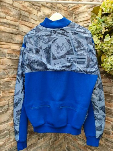 Vintage 80s 90s cycling jacket  Perfect condition  Size medium  Perfect for festivals  Unique piece