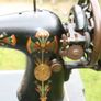 Vintage Singer Sewing Machine 1950 Hand Crank Image 3