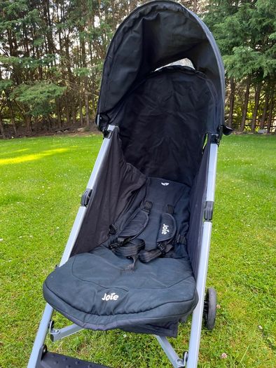 Joie Lightweight foldable stroller with rain cover
