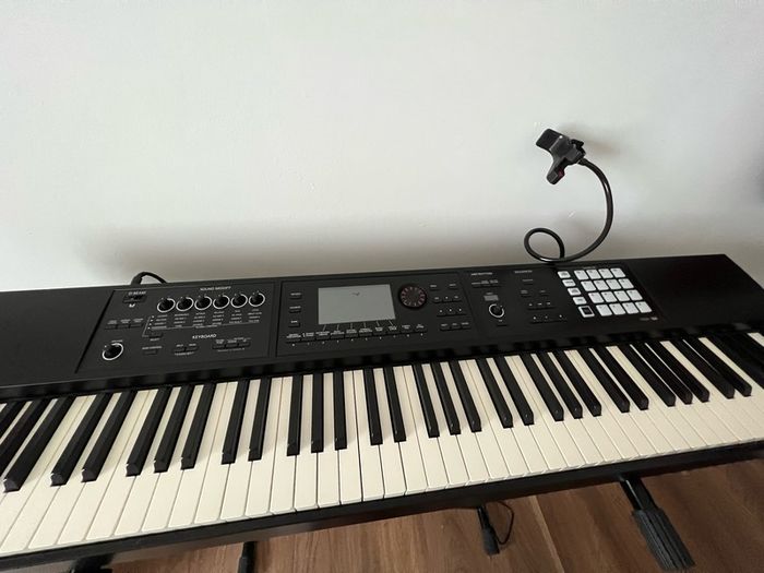 Roland FA 08