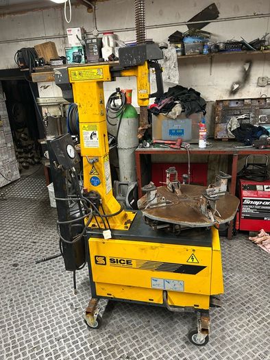 tyre machine