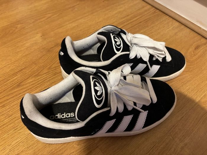 Adidas Campus - Size 9