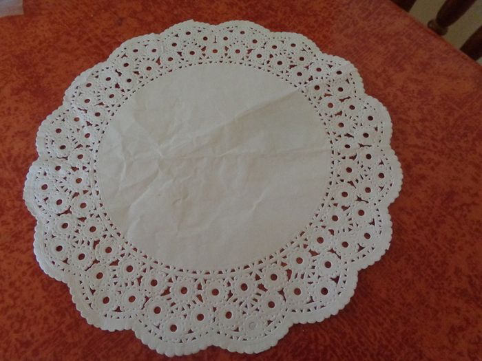Selection of Paper Doiles for Sale
