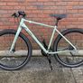 Cube Hyde Hybrid Bike Image 7