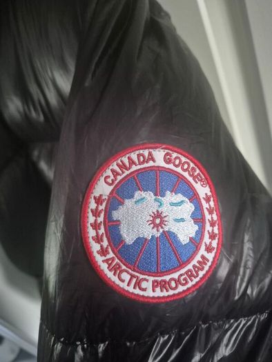 Canada Goose jacket men Black puffer jacket