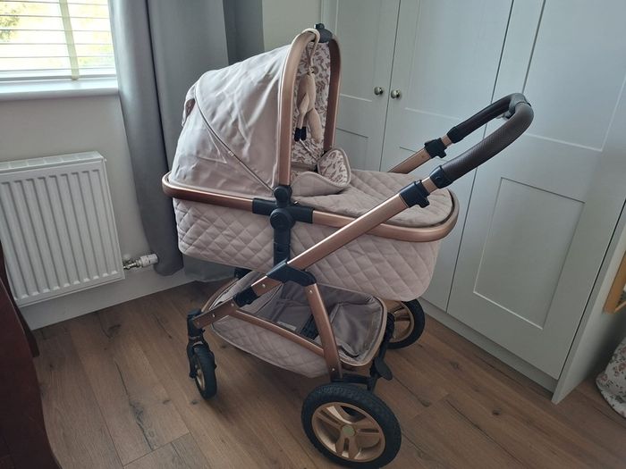 Cosatto Wow 2 Travel system - whisper