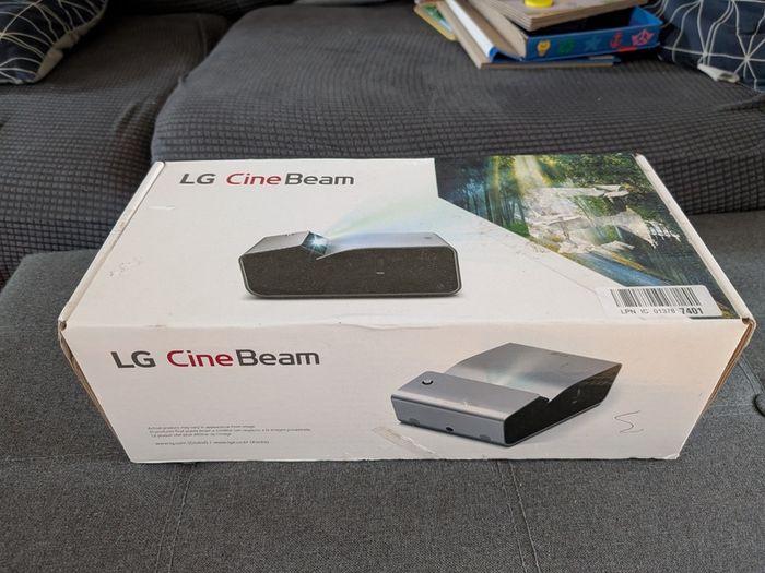 LG 3D DLP Projector - PH450 - Ultra short throw