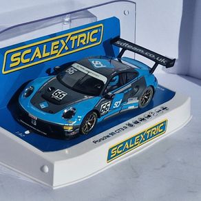 Scalextric C4415 Porsche 911 GT3 R Slot Car  ( Gt touring Le Mans )