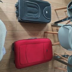 2 luggage bags