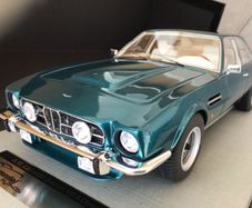 Aston Martin Lagonda Saloon V8 Saloon 1974 TECHNOMODEL 1/18 New in Box