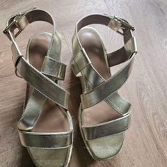 wedge sandals size 4