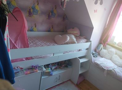 Childrens bed