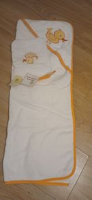 brand new hooded baby towel and mitt
