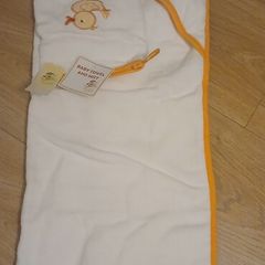 brand new hooded baby towel and mitt