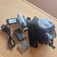 Canon MD205 Video Camera, Complete Set