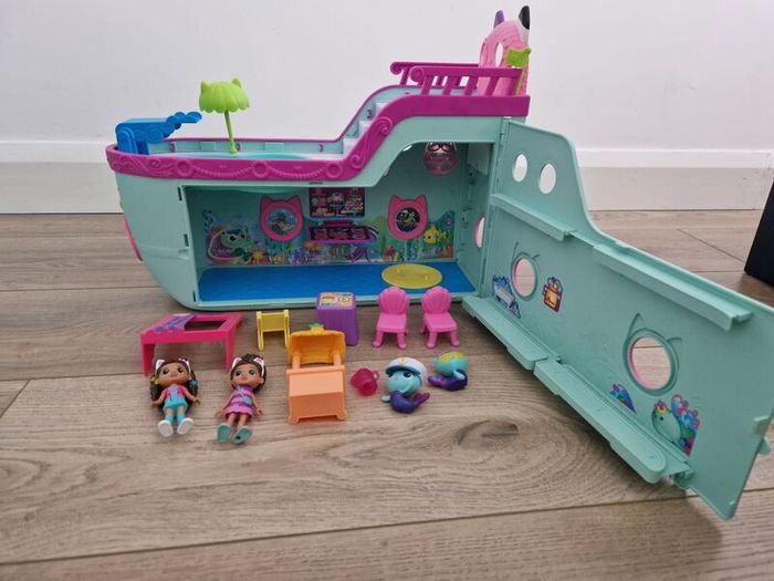 Gabby's Dollhouse Cat Friend Ship