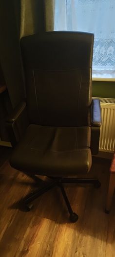 Desk chair