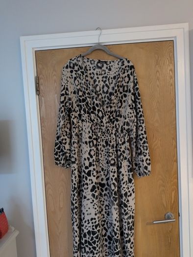 Boohoo Dress. S.18. New - No Paper Tag - Only The String.
