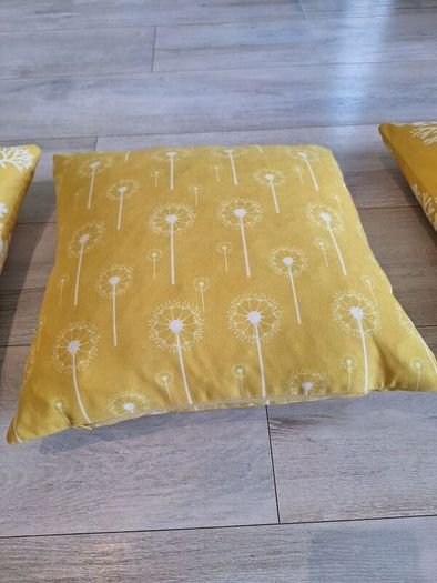 3 Cushions Mustard/White 40cms square