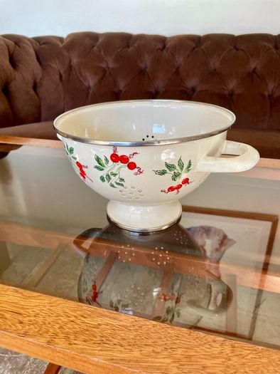 Vintage Pretty Rayware Metal Kitchen Sieve Enamelware Drainer